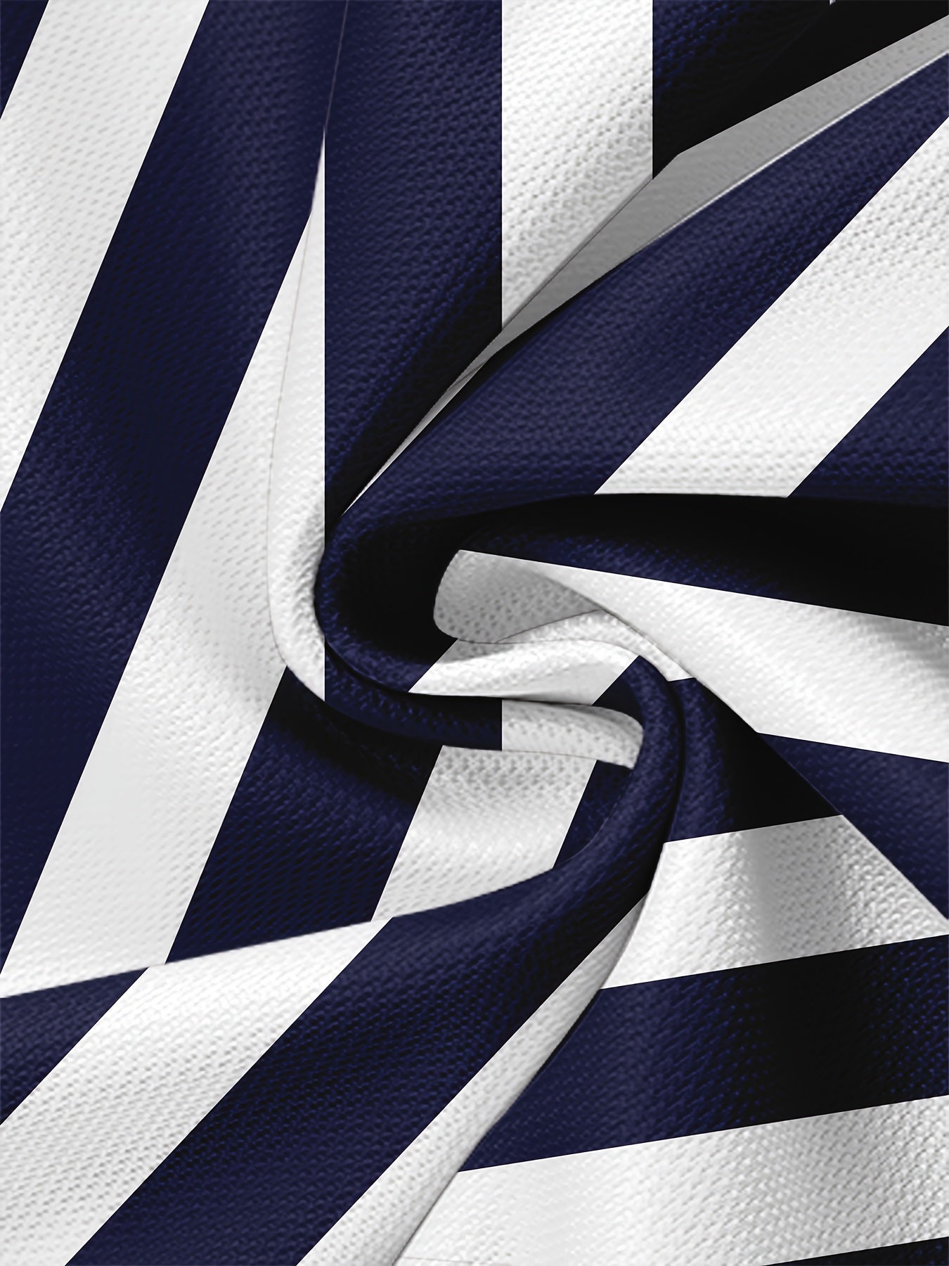 Տղամարդու կարճ թևքով, գծավոր, մուգ կապույտ, սպիտակ, ուղղահայաց շերտերով շապիկ՝ կլոր վզով, սովորական չափսերով, թեթև պոլիեսթերային գործվածքով, իդեալական է առօրյա հագուստի համար, դասական, գծավոր, թեթև շապիկ։