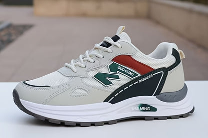 Տղամարդկանց շնչող ցանցե վազքի սպորտային կոշիկներ՝ ամուր, հակասահք, հոտակայուն, ռետինե ներբանով, գարնանային աշնան համար նախատեսված, ցածր, կապիչով դիզայնով, սպիտակ, սև և կանաչ գույներով։