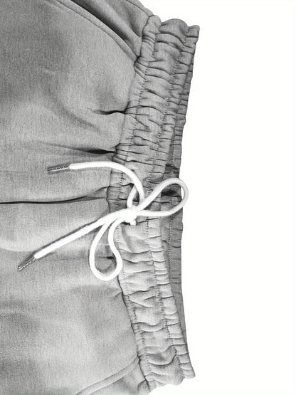 Բազմակողմանի համույթ, տղամարդկանց համար նախատեսված առօրյա 2 հատանոց հավաքածու. Բարձր վզնոցով ծանր, կայծակաճարմանդով սվիտեր և գրպաններով աշխատանքային տաբատ՝ միագույն, փափուկ գործվածքից՝ աշուն/ձմեռ համար