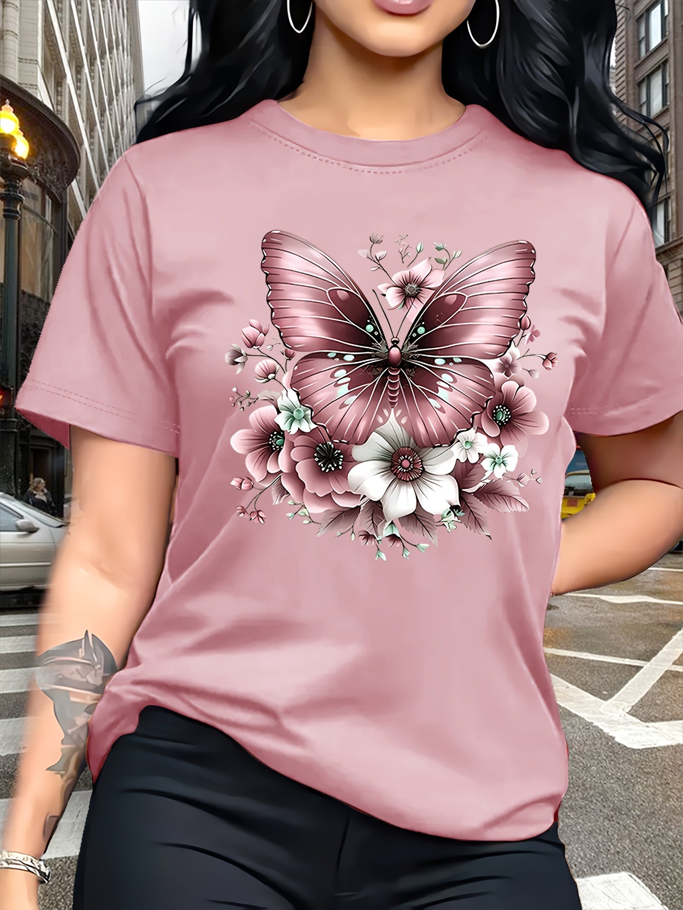 Circle Chic թիթեռի նախշերով շապիկ - նրբագեղ դիզայն, կլոր վզնոցով ամենօրյա վերնաշապիկ - շնչող և թեթև, իդեալական է գարուն/ամառ զգեստապահարանի համար