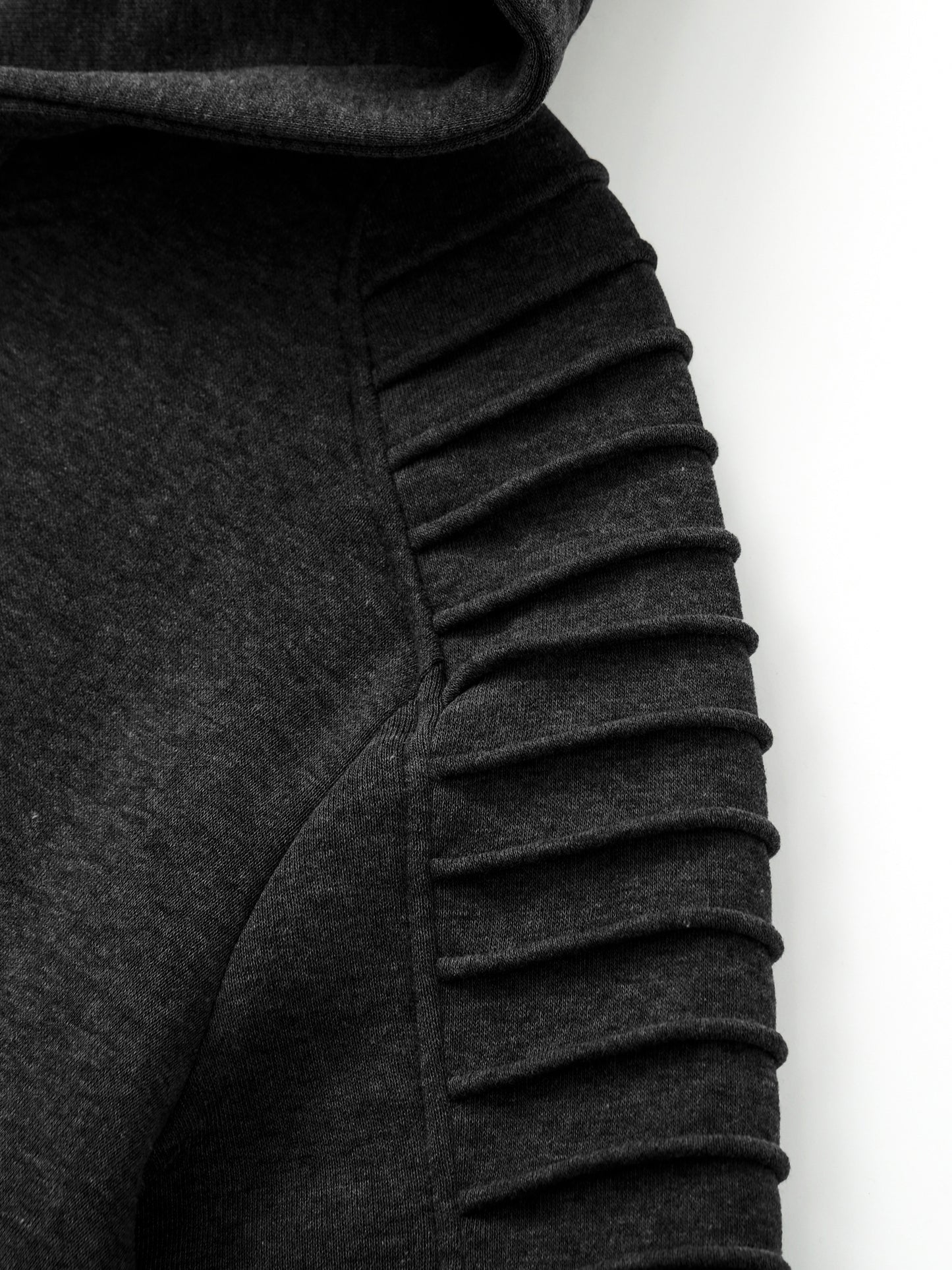 Տղամարդու մարզահագուստ, երկկտոր վերնաշապիկ, սպորտային համազգեստի հավաքածուներ, վազքի համար նախատեսված սպորտային կոստյումներ՝ լարով