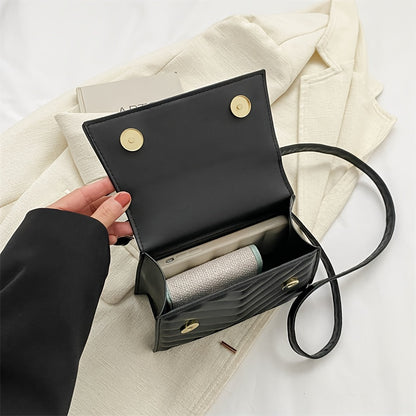 Նորաձև շղթայական պայուսակներ կանանց համար, գարուն-ամառ 2024 թվականի նոր հավաքածու, բարձրակարգ ռելիեֆային դիզայնով, հարմար է ուսերին, ձեռքին և խաչաձև կրելու համար, ոճային ծոպավոր կախազարդերով։