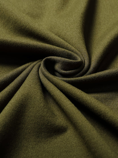 Տղամարդու առօրյա, գունային բլոկներով երկար թևքերով, կոճակներով վերնաշապիկ և լարով վազող տաբատ՝ պոլիեսթերի խառնուրդով, գրպաններով, իդեալական է գարնան/աշնան համար