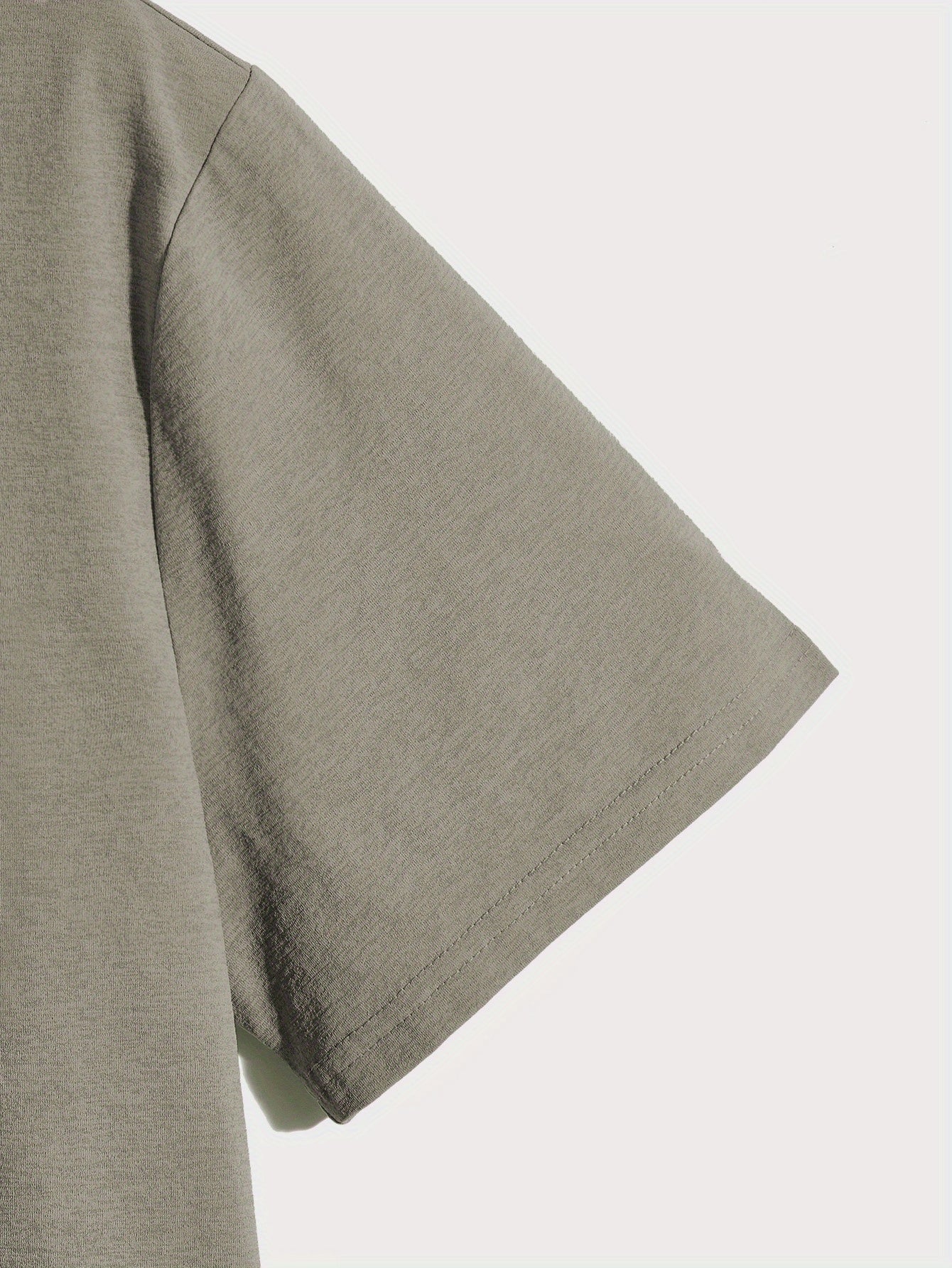 Տղամարդու կարճ թևքով ռումինական «Qitate» գրությամբ շապիկ - «Face Ce Vreau Cand Si Under Breath» տպագրությամբ, թեթև պոլիեսթերային, ամառային ամենօրյա վերնաշապիկ, կլոր վզնոցով, լվացվող մեքենայով, լվացվող մարզաշապիկ՝ թավ տեքստով, թեթև նյութով։