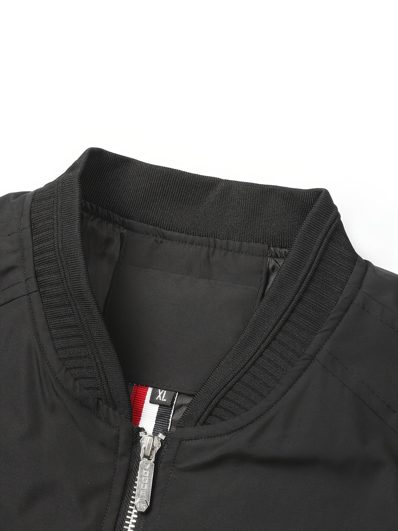 Տղամարդու առօրյա մինիմալիստական ​​բաճկոն՝ կարգո տաբատով