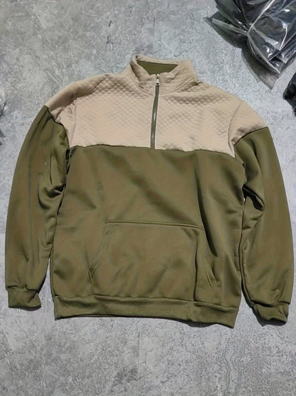 Տղամարդու աշնանային և ձմեռային կիսաճտքավոր սպորտային սվիտեր՝ հարմար մարզումների, վազքի և ֆիթնեսի համար, ոճային և հարմարավետ դիզայնով, փոքր վանդակավոր կանգնած օձիքով և հասանելի է մեծ չափսերով։