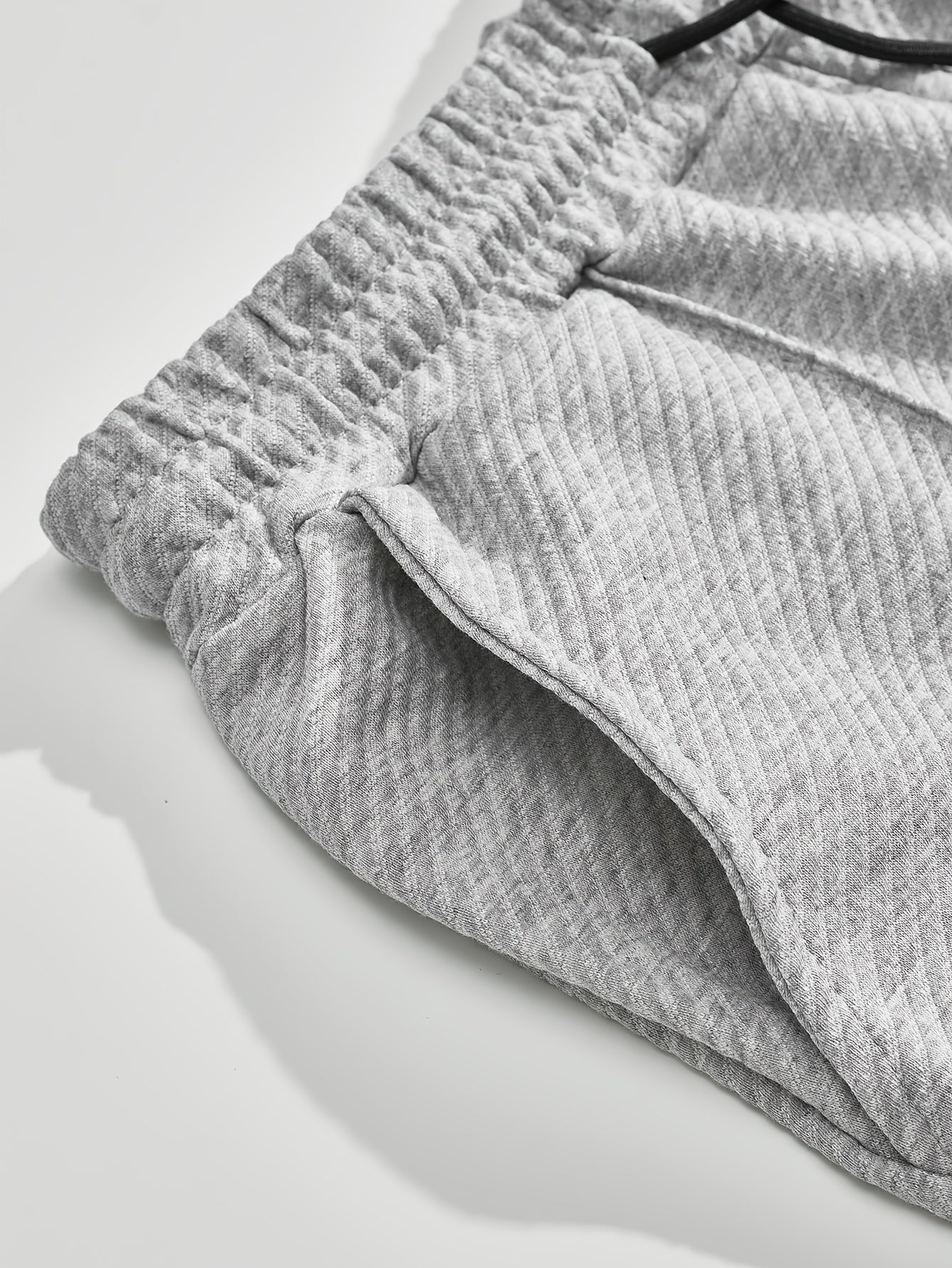 Տղամարդու առօրյա սպորտային հագուստի հավաքածու - Երկար թևքերով, կոճակներով վերնաշապիկ և ջոգեր, ձգվող գործվածքից, գարուն/աշուն հավաքածու