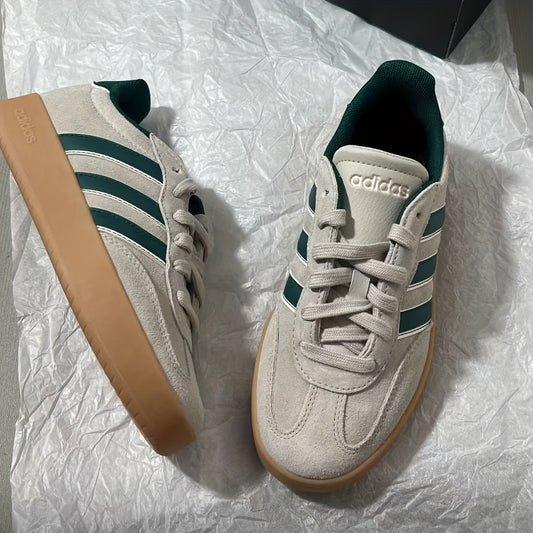 Adidas BARREDA BARREDA Comfortable And Simple Low-Top Flat Sole Sneakers for Women in Brown, Model JP7106.