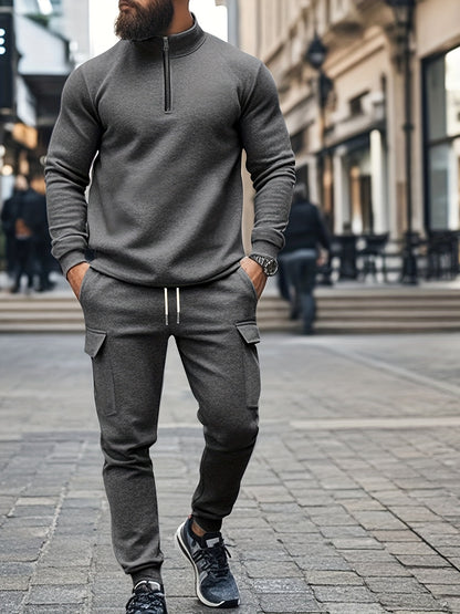 Բազմակողմանի համույթ, տղամարդկանց համար նախատեսված առօրյա 2 հատանոց հավաքածու. Բարձր վզնոցով ծանր, կայծակաճարմանդով սվիտեր և գրպաններով աշխատանքային տաբատ՝ միագույն, փափուկ գործվածքից՝ աշուն/ձմեռ համար