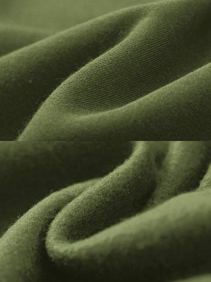 Տղամարդու առօրյա վերնաշապիկի հավաքածու՝ աշնանային և ձմեռային համար, որը ներառում է գլխարկով սվիտեր և սպորտային կարդիգան՝ պատչվորք դիզայնով։