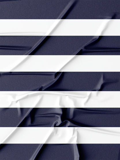 Տղամարդու կարճ թևքով, գծավոր, մուգ կապույտ, սպիտակ, ուղղահայաց շերտերով շապիկ՝ կլոր վզով, սովորական չափսերով, թեթև պոլիեսթերային գործվածքով, իդեալական է առօրյա հագուստի համար, դասական, գծավոր, թեթև շապիկ։