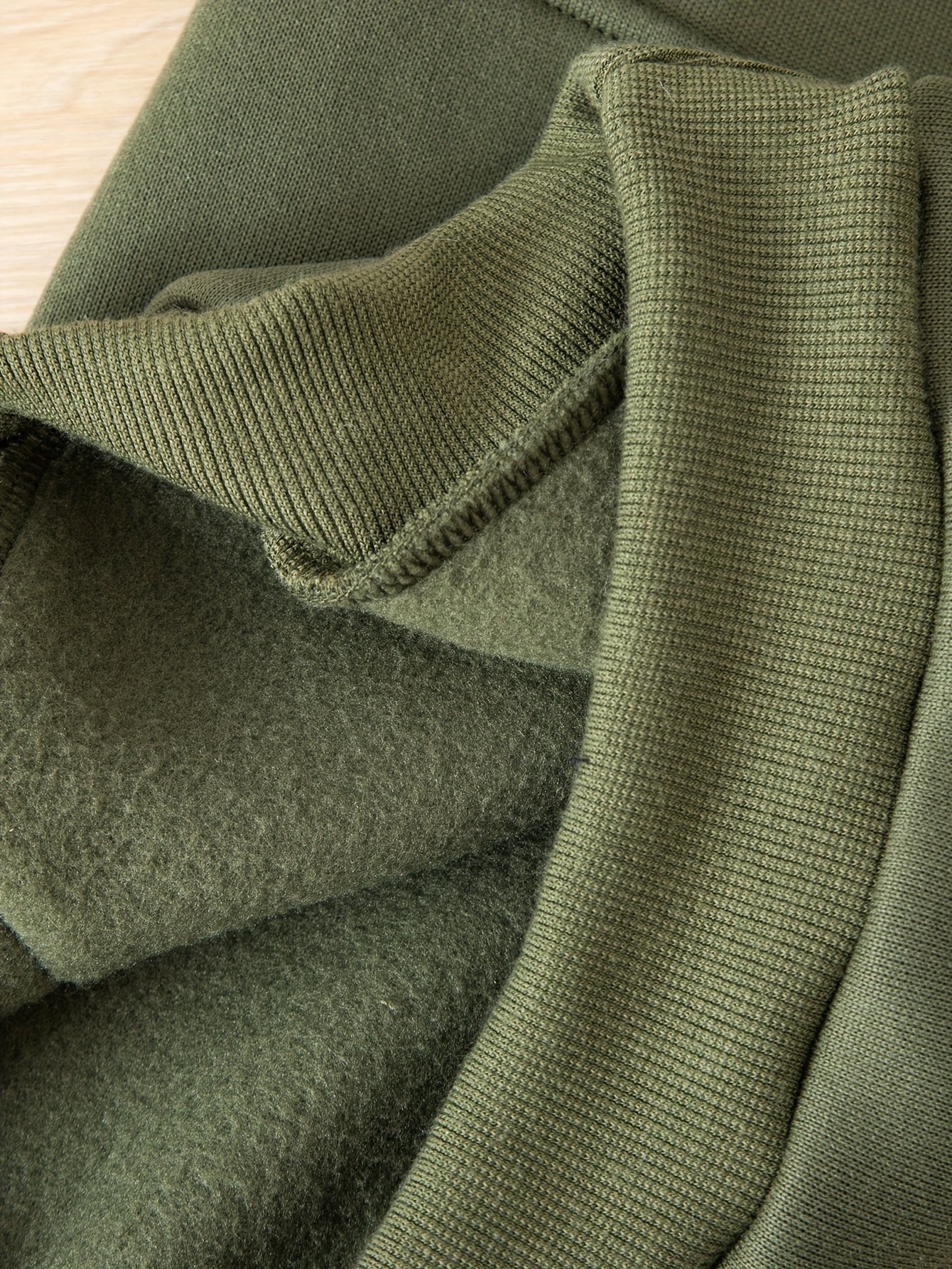 Տղաների հարմարավետ բրդյա աստառով վերնաշապիկի և սպորտային տաբատի հավաքածու - ձիթապտղի կանաչ, առօրյա ձմեռային հագուստ գրպաններով, հաստ տաքություն աշնան և ձմռան համար, սովորական չափսի, առօրյա հագուստ, բացօթյա օգտագործման համար