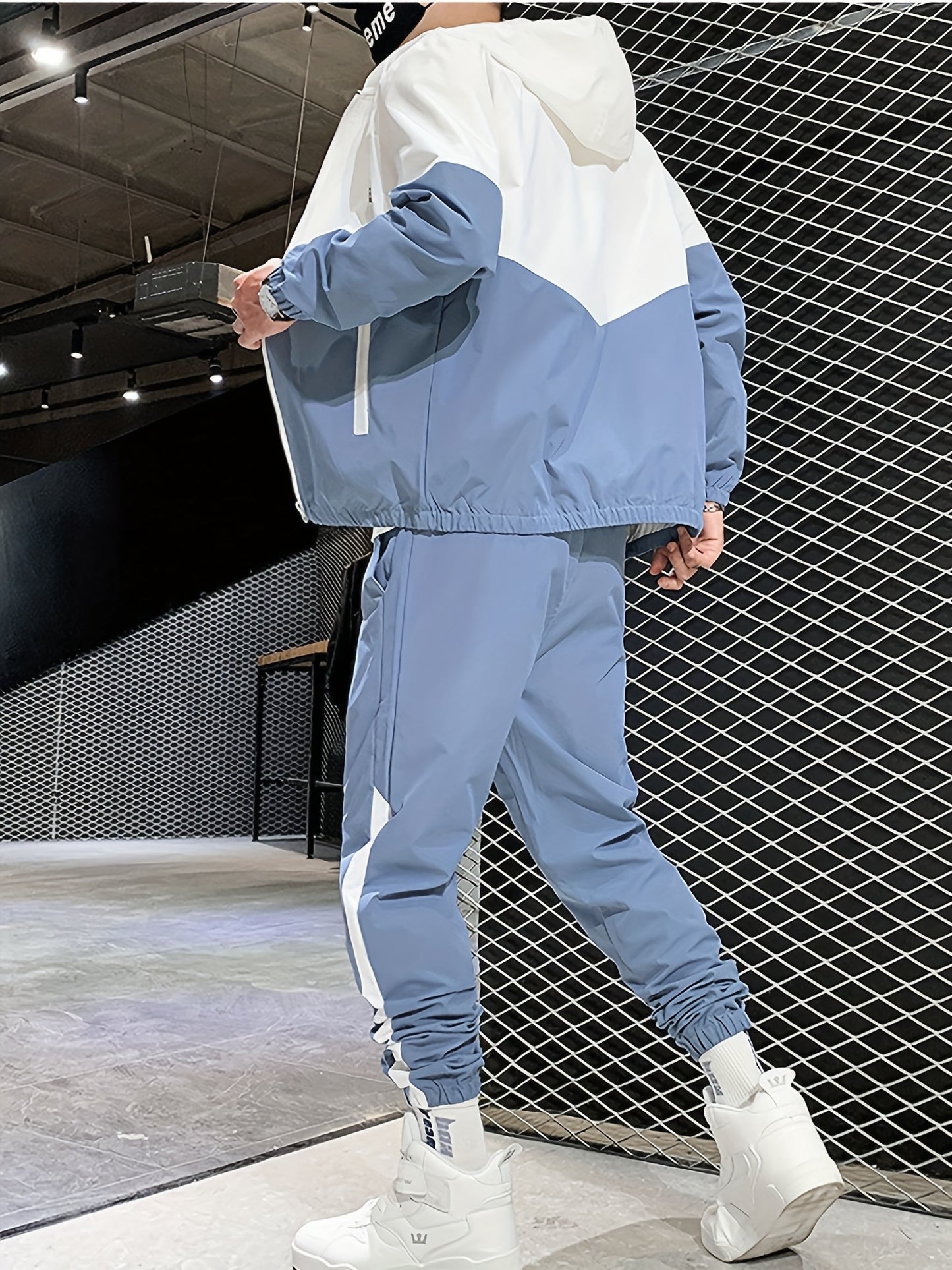 Տղամարդկանց գարուն-աշուն բացօթյա սպորտաձևերի մարզումների համար նախատեսված ամենօրյա գունային բլոկներով կարված վերնաշապիկով, կարգավորվող հավաքածու՝ տնային վերնաշապիկով և տաբատով, նորաձև քամուց պաշտպանող բաճկոնով, տաբատով, երկկտոր կոստյումով