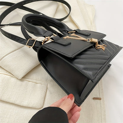 Նորաձև շղթայական պայուսակներ կանանց համար, գարուն-ամառ 2024 թվականի նոր հավաքածու, բարձրակարգ ռելիեֆային դիզայնով, հարմար է ուսերին, ձեռքին և խաչաձև կրելու համար, ոճային ծոպավոր կախազարդերով։