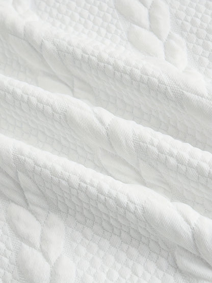 Տղամարդու գարնանային և աշնանային բարձր օձիքով միագույն, հեշտ ամրացվող, կողային կտորից վերնաշապիկ, պատրաստված հարմարավետ և մաշկի համար անվտանգ նյութից, կատարյալ է ինչպես առօրյա զբոսանքների, այնպես էլ աշնանային և ձմեռային սեզոնների ամենօրյա կրելու համար։