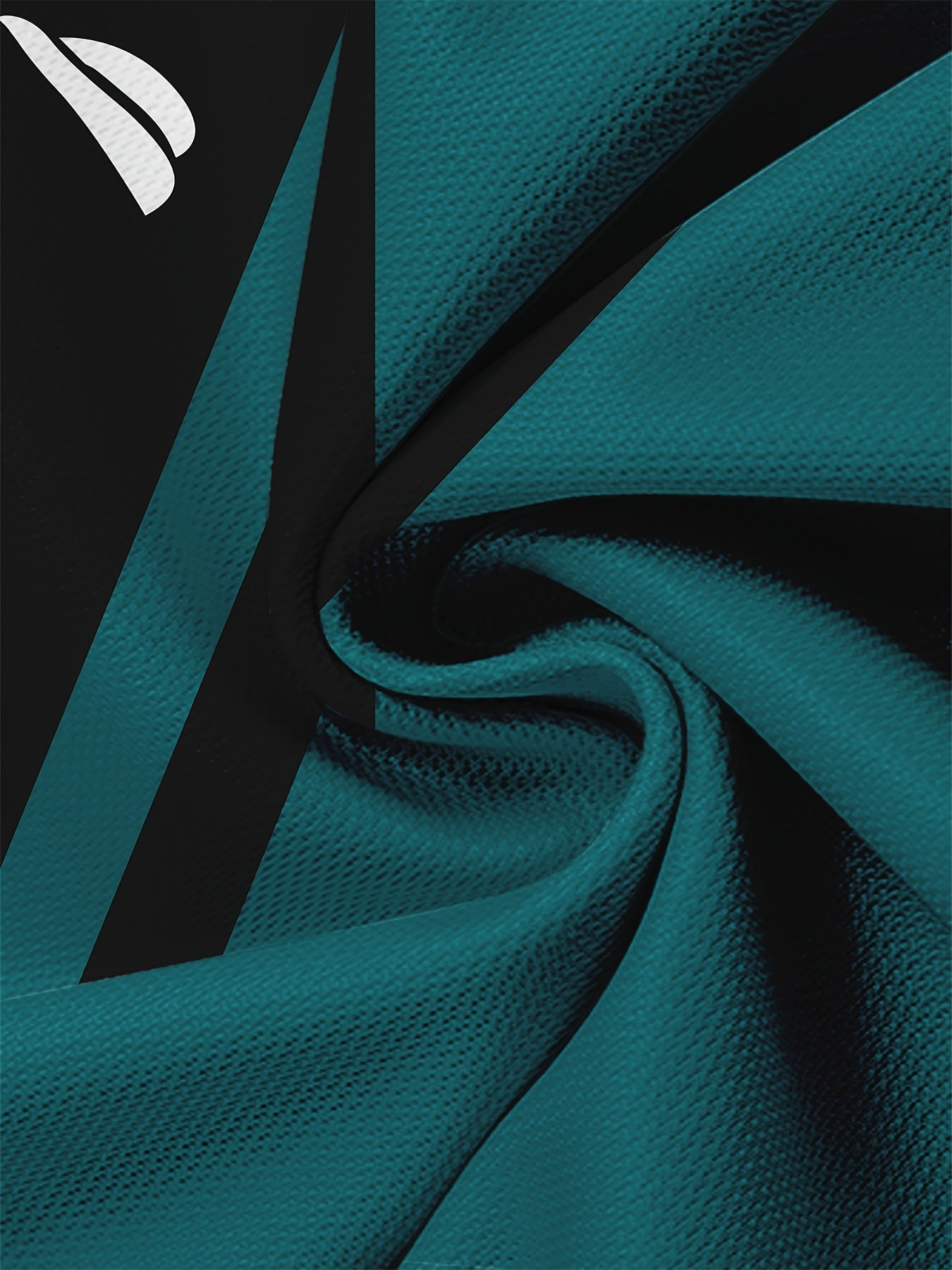 Տղամարդու նորաձև շապիկ - սև, կապտականաչավուն գույնի նախշերով, կարճ թևքերով, կանոնավոր չափսերով, պոլիեսթերային գործվածքով, իդեալական է առօրյա հագուստի համար, նորաձև շապիկ