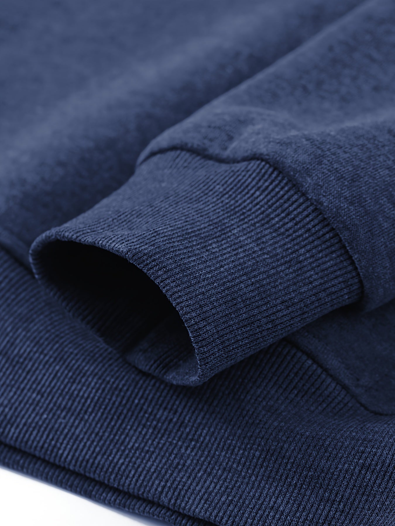 Տղամարդու մարզահագուստ, երկկտոր վերնաշապիկ, սպորտային համազգեստի հավաքածուներ, վազքի համար նախատեսված սպորտային կոստյումներ՝ լարով