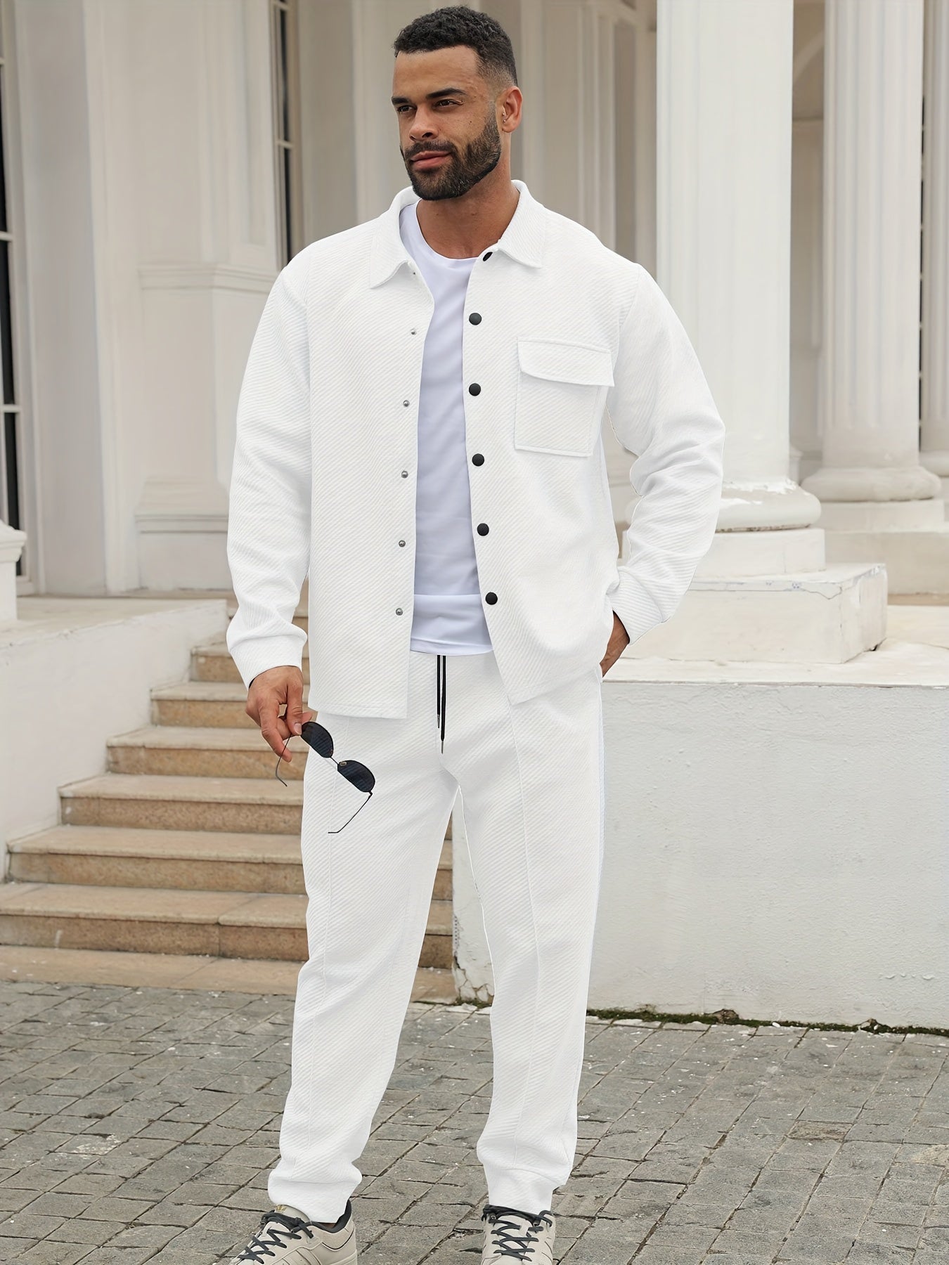 Տղամարդու առօրյա սպորտային հագուստի հավաքածու - Երկար թևքերով, կոճակներով վերնաշապիկ և ջոգեր, ձգվող գործվածքից, գարուն/աշուն հավաքածու