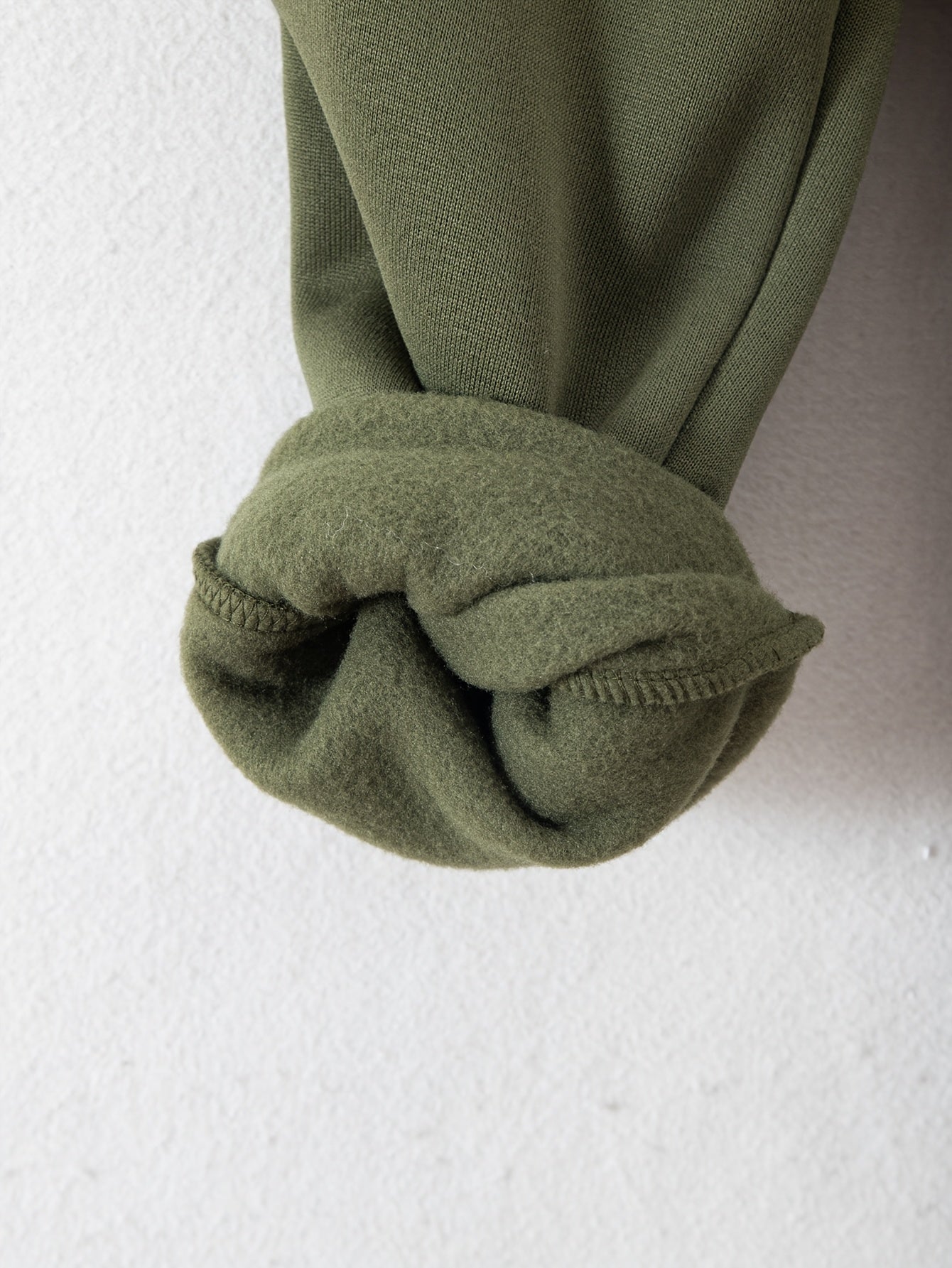 Տղաների հարմարավետ բրդյա աստառով վերնաշապիկի և սպորտային տաբատի հավաքածու - ձիթապտղի կանաչ, առօրյա ձմեռային հագուստ գրպաններով, հաստ տաքություն աշնան և ձմռան համար, սովորական չափսի, առօրյա հագուստ, բացօթյա օգտագործման համար