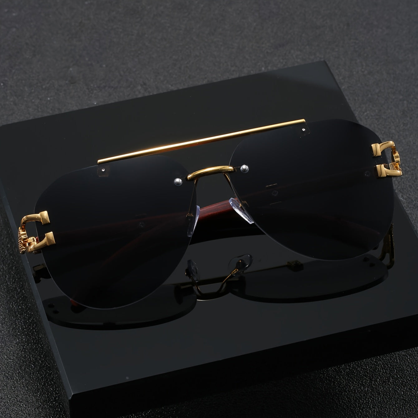 Տղամարդու ոսկեգույն, կրկնակի կամրջակազարդ, առանց շրջանակի օվալաձև ակնոցներ՝ ընձառյուծի զարդարանքով և արհեստական ​​փայտի հյուսվածքով, ոճային ունիսեքս ակնոցներ։