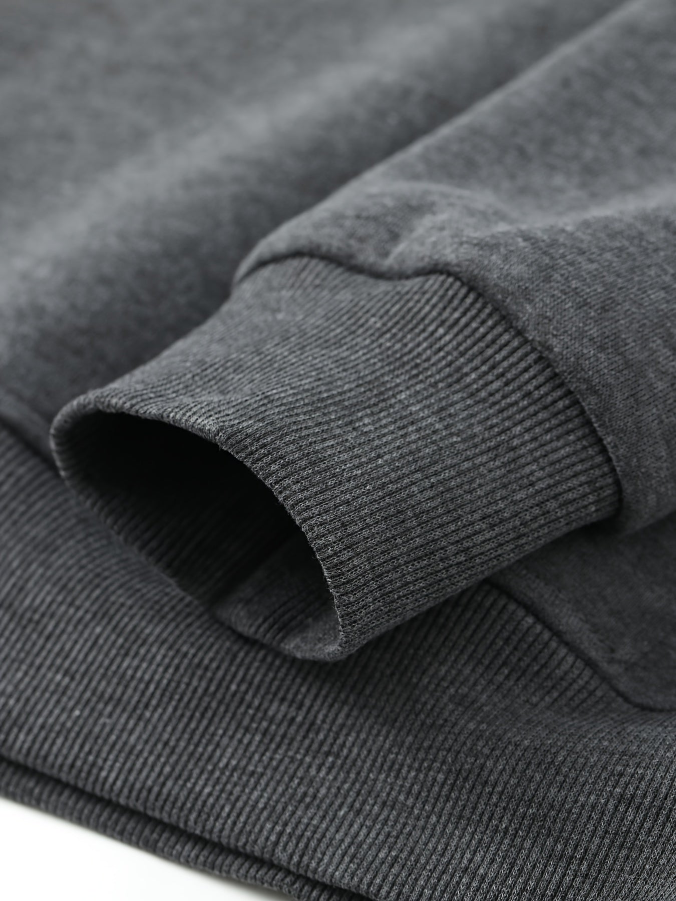 Տղամարդու մարզահագուստ, երկկտոր վերնաշապիկ, սպորտային համազգեստի հավաքածուներ, վազքի համար նախատեսված սպորտային կոստյումներ՝ լարով