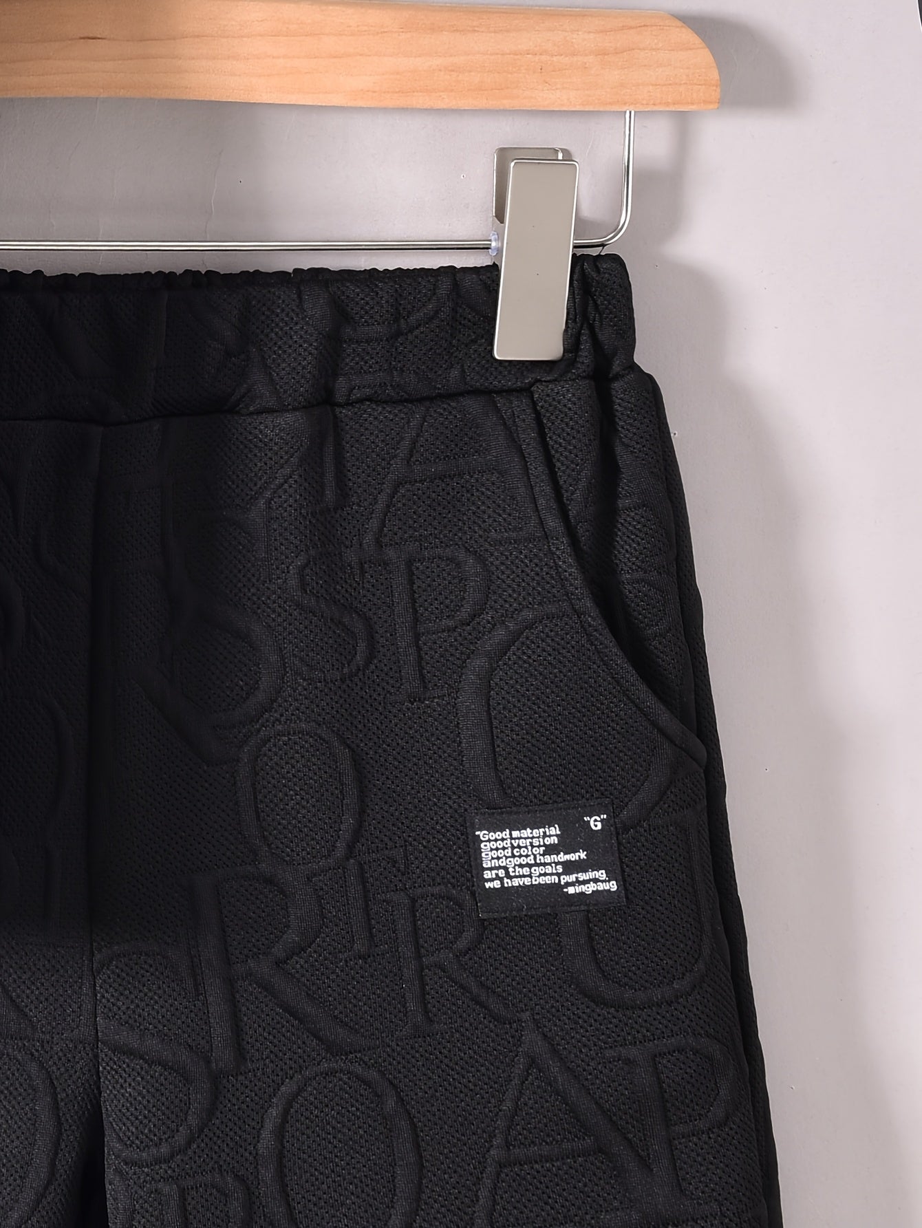 Տղաների համար նախատեսված ոճային սպիտակ կարճ թևքով մարզաշապիկ + առօրյա շորտեր + նորաձև կրծկալով պայուսակի հավաքածու, իդեալական է բացօթյա օգտագործման համար