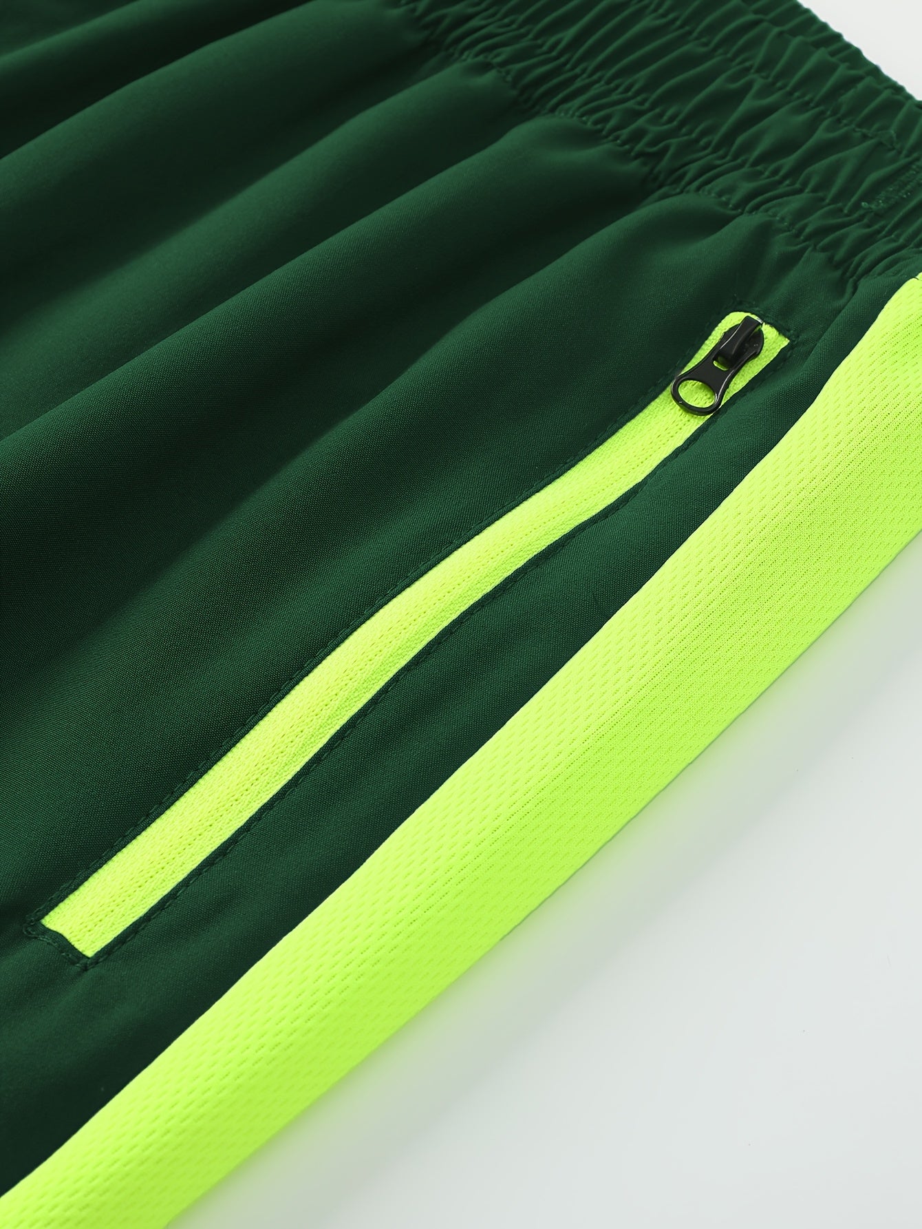 Տղամարդու առօրյա, պատչվորք սպորտային կոստյում՝ հարմարավետ և լավ կրելու համար, վերարկու և երկար տաբատ մարզահագուստ