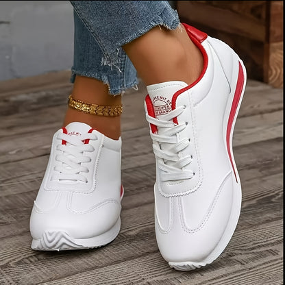 Կանացի դասական սպիտակ ցածրակրունկ սպորտային կոշիկներ - թեթև, հարմարավետ, կապերով, դիմացկուն ռետինե ներբանով և շնչող գործվածքային երեսպատմամբ, PU սինթետիկ արտաքին ծածկույթով, բոլոր եղանակների համար նախատեսված բազմակողմանի ամենօրյա կոշիկներ, նրբագեղ դիզայն: