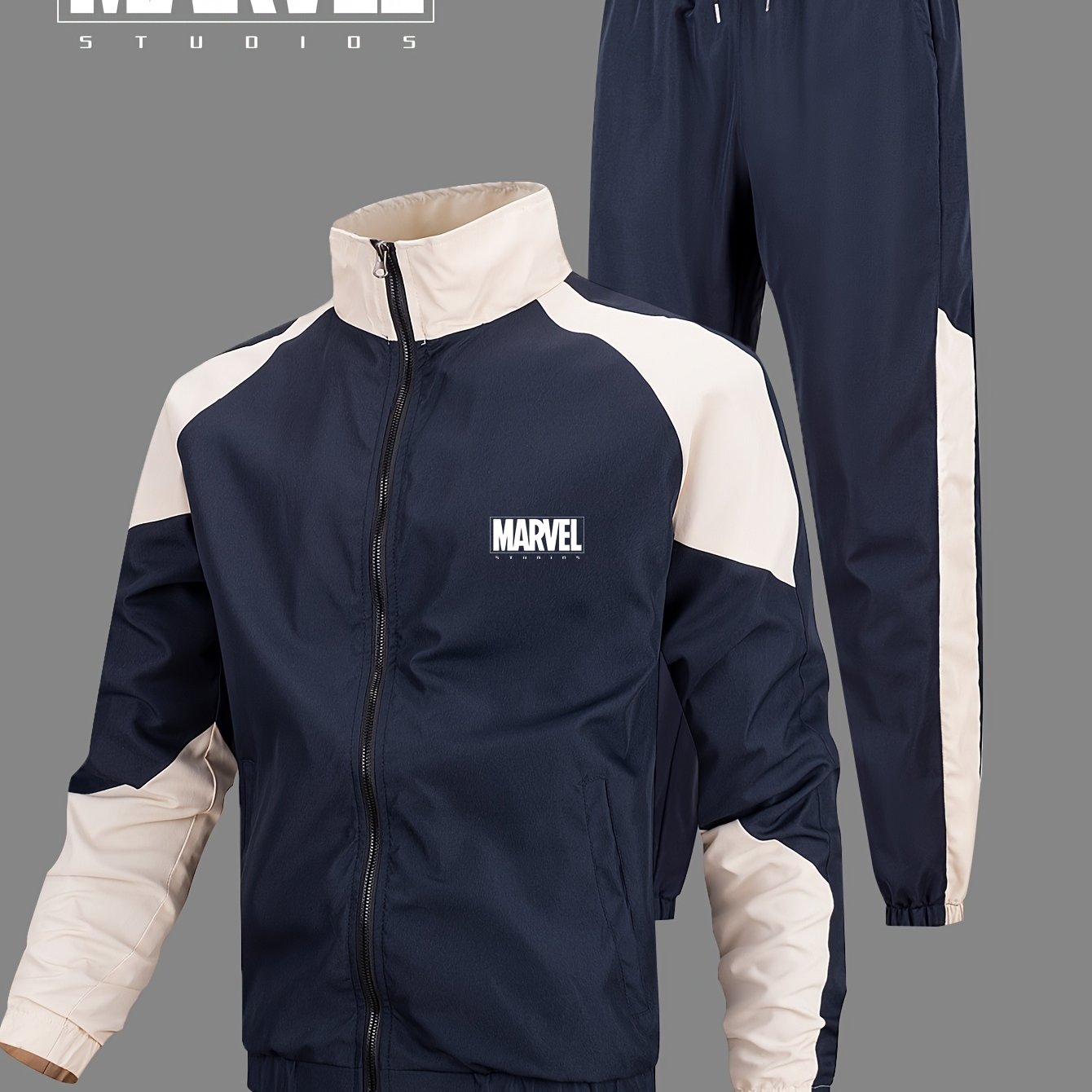 Marvel տղամարդկանց բացօթյա սպորտային հավաքածու, ամբողջական հավաքածու երկարաթեւ բաճկոնով և առաձգական գոտիով տաբատով, Marvel տառերով տպագրություն, հիմնական մարզական հագուստ, շնչող գործվածք, հարմար է սպորտի, ֆիթնեսի, ամենօրյա հագուստի համար: