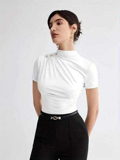 Էլեգանտ սպիտակ կարճ թևքով, բարձր օձիքով վերնաշապիկ՝ կոճակներով դետալով - Կանացի բազմակողմանի ամառային բլուզ, առօրյա հագուստ | Մինիմալիստական ոճ | Նրբագեղ չափս