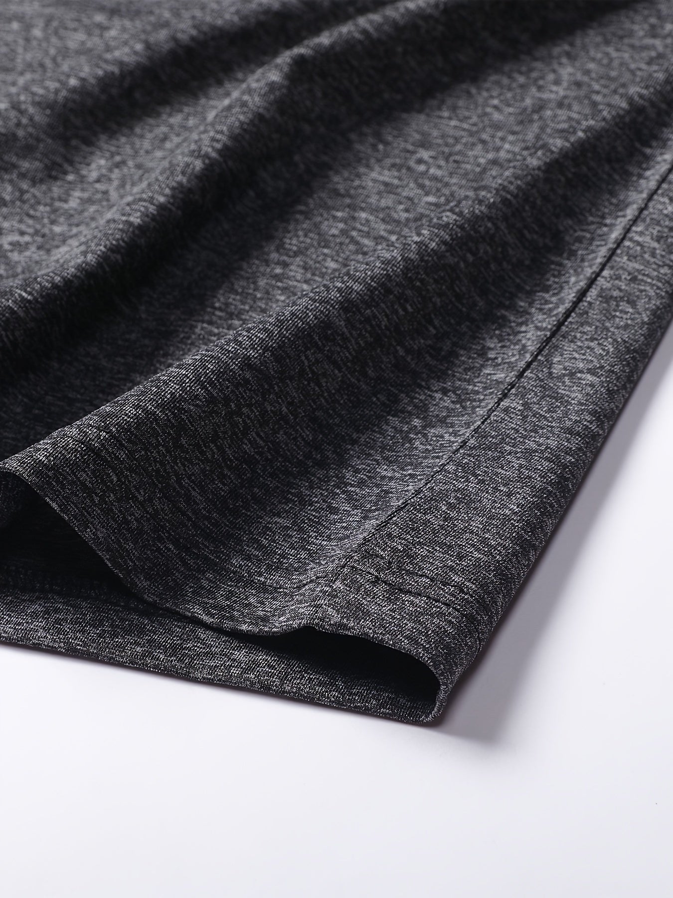 Տղամարդու առօրյա, գունային բլոկներով երկար թևքերով, կոճակներով վերնաշապիկ և լարով վազող տաբատ՝ պոլիեսթերի խառնուրդով, գրպաններով, իդեալական է գարնան/աշնան համար