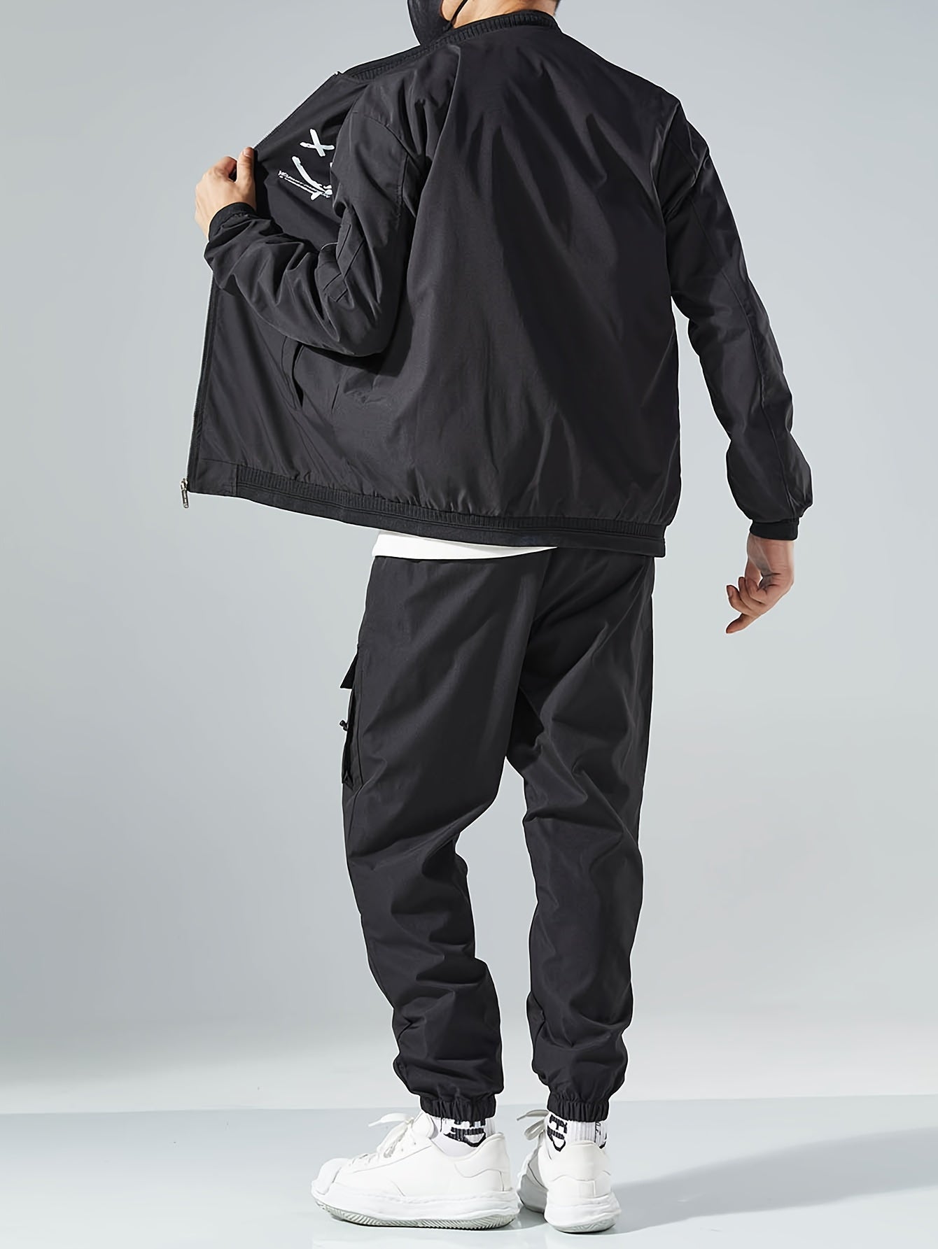 Տղամարդու առօրյա մինիմալիստական ​​բաճկոն և տաբատ կոստյում