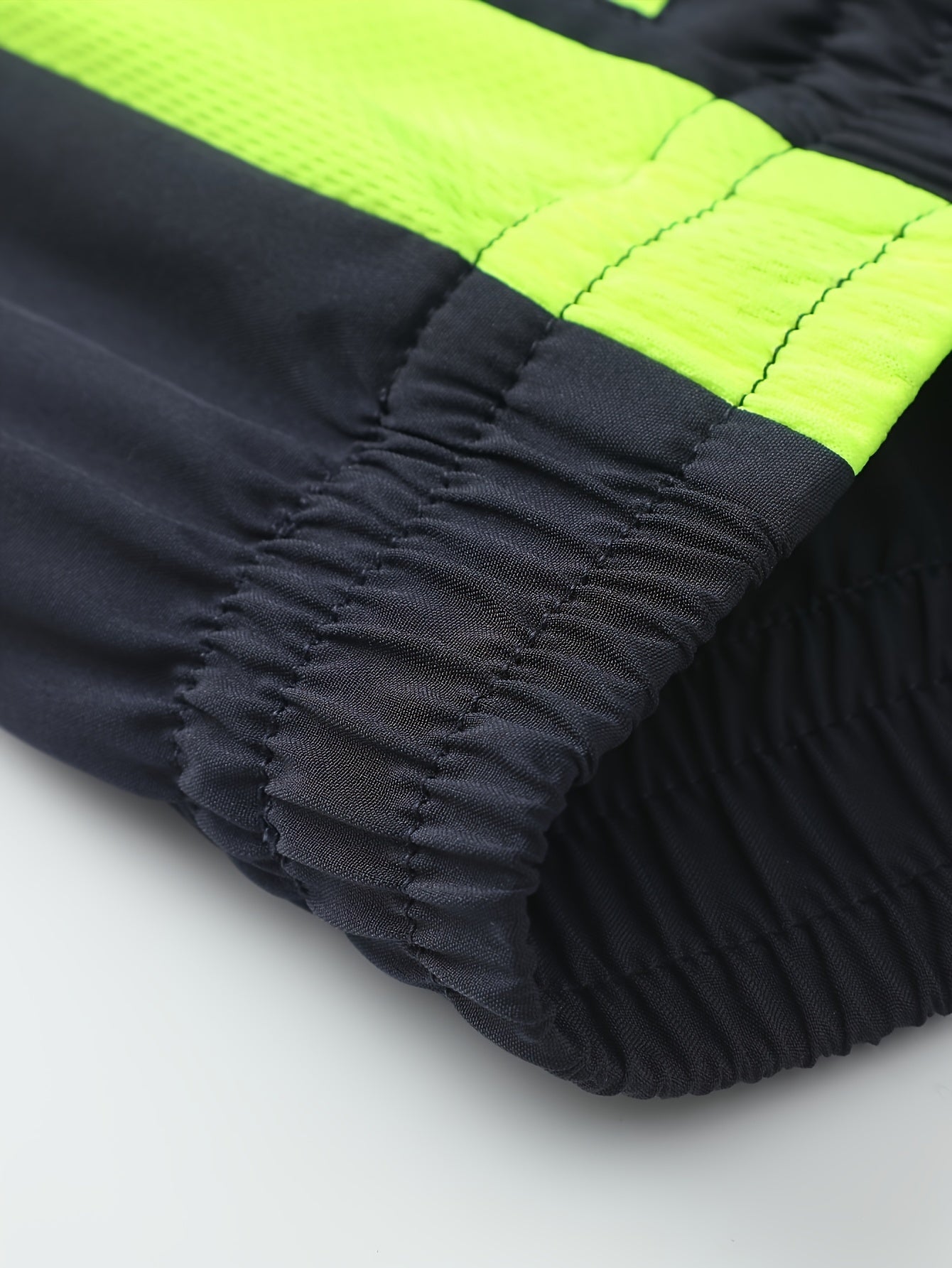 Տղամարդու առօրյա, պատչվորք սպորտային կոստյում՝ հարմարավետ և լավ կրելու համար, վերարկու և երկար տաբատ մարզահագուստ