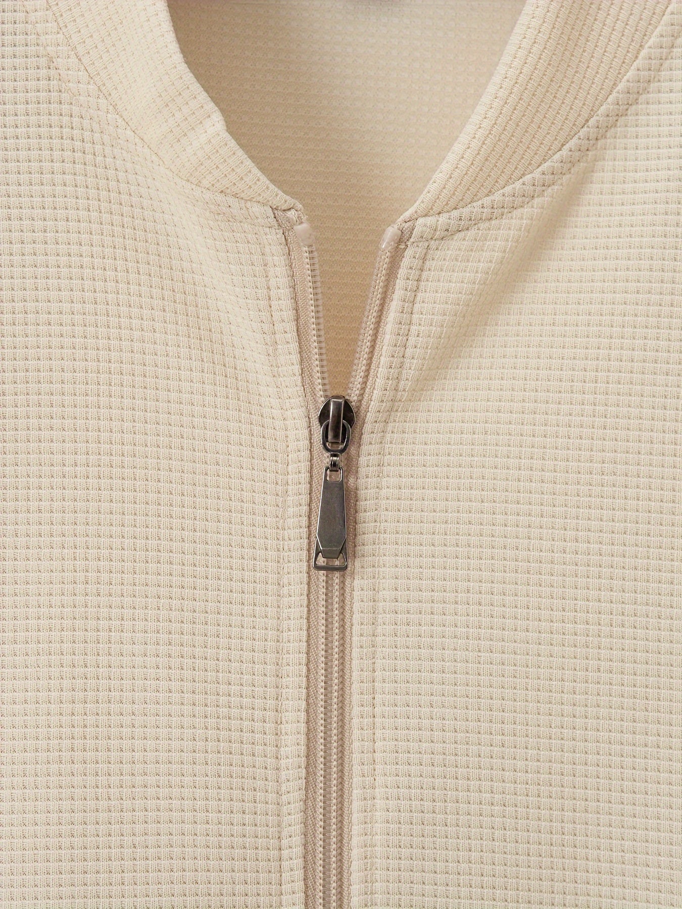 Տղամարդու թեթև բաճկոն՝ կանգնած օձիքով - առջևի կայծակաճարմանդով փակվող, սովորական չափսի, առօրյա և պաշտոնական հագուստի համար - Գարուն/աշուն վերնազգեստ սպիտակ/չեզոք երանգներով - Հեշտ խնամքի կայծակաճարմանդով բաճկոն