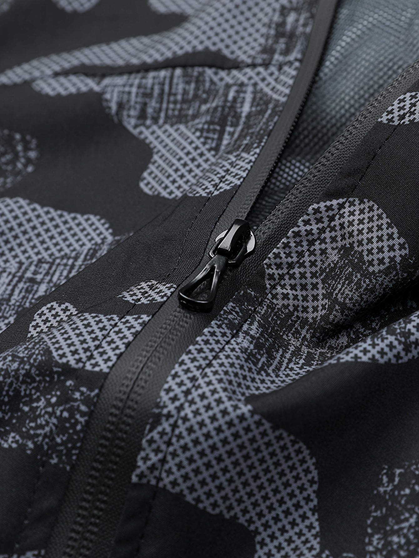 Men'S Lightweight Climbing Hooded Jacket - Quick-Dry Windproof Outdoor Sports Coat with Camouflage Pattern, Spring/Fall Casual & Training Wear, Regular Fit for Hiking, Running, Gym, Hiking Apparel, Durable Fabric