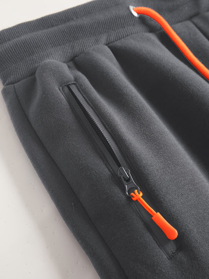 2 հատ տղամարդու միագույն երկարաթև սվիտեր և մարզաշապիկ գլխարկով, հարմար է գարնանային, աշնանային և ձմեռային սպորտաձևերի համար։