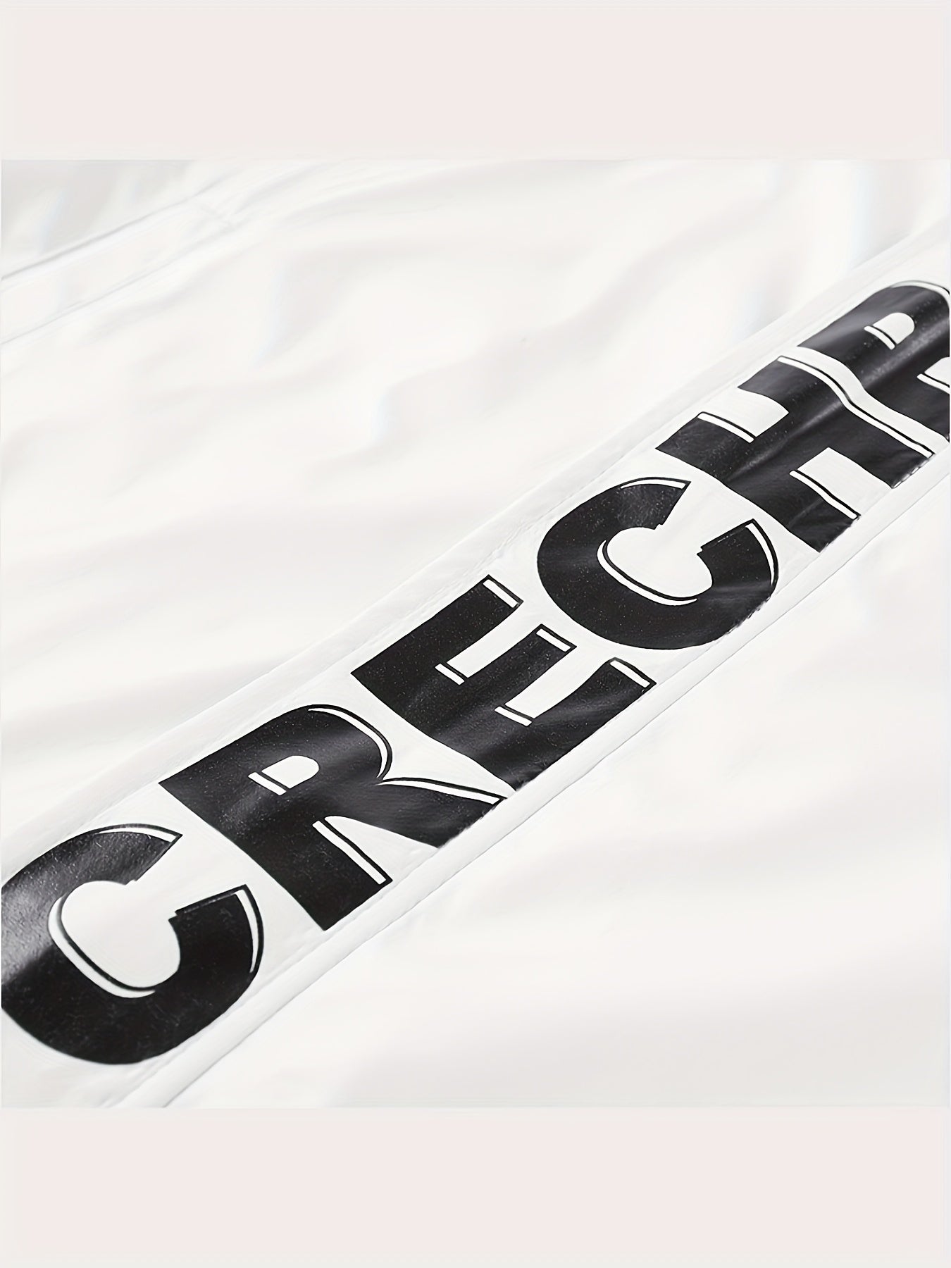 Գարնան և աշնան համար նախատեսված սպորտային հագուստի համալիր, որը ներառում է կանգնած օձիքով և սև ու սպիտակ գծավոր երկար տաբատով ճարմանդով բաճկոն, ոճային հանդերձանք, որը հիանալի նվեր է, քրտինքից պաշտպանված, միայն ձեռքով լվանալ, մարզումների համար աքսեսուար: