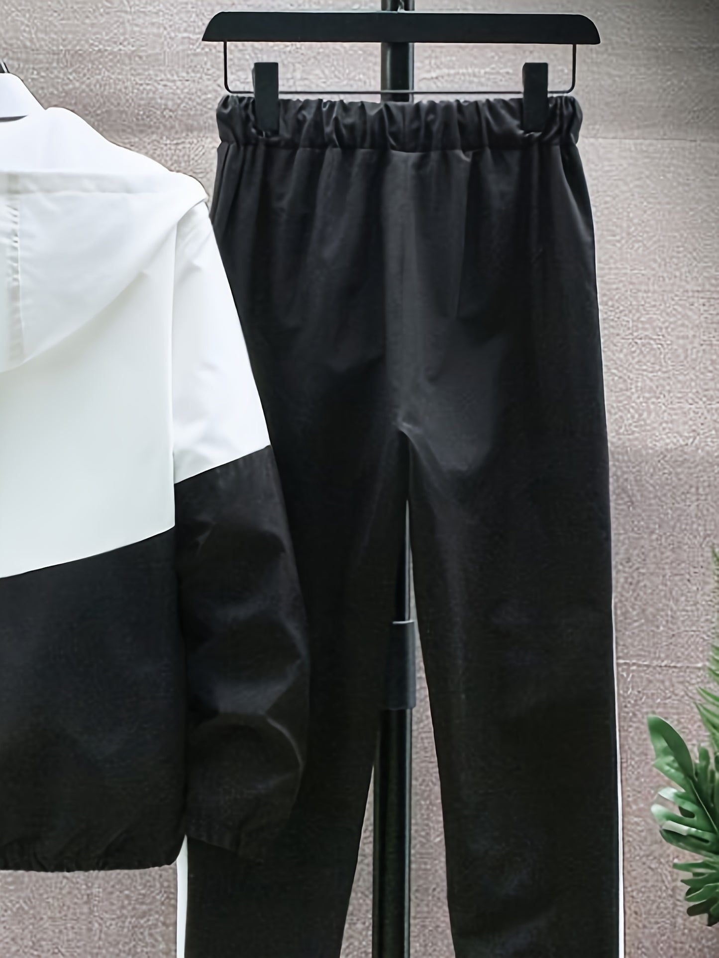 Տղամարդկանց գարուն-աշուն բացօթյա սպորտաձևերի մարզումների համար նախատեսված ամենօրյա գունային բլոկներով կարված վերնաշապիկով, կարգավորվող հավաքածու՝ տնային վերնաշապիկով և տաբատով, նորաձև քամուց պաշտպանող բաճկոնով, տաբատով, երկկտոր կոստյումով