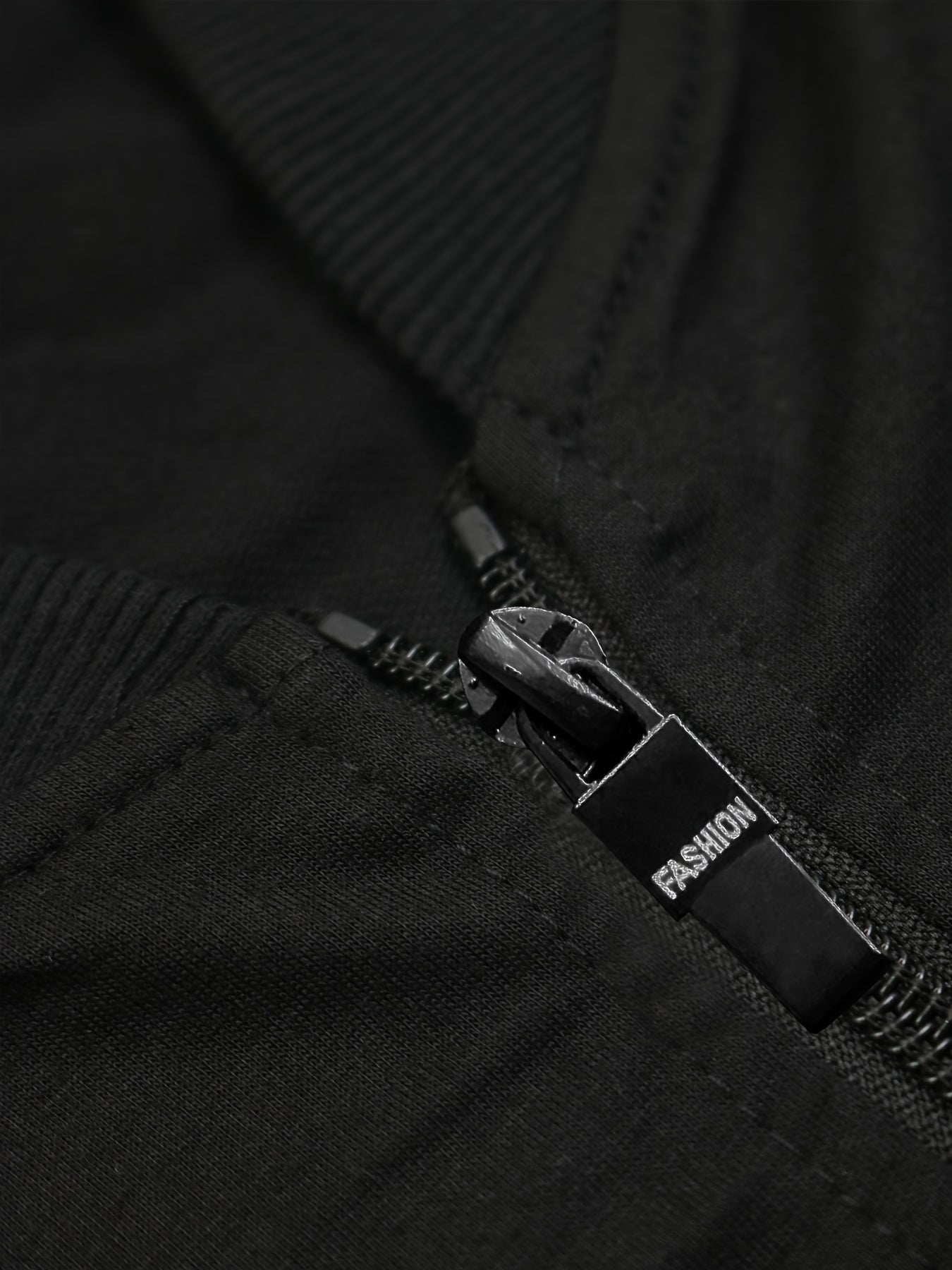 Տղամարդու առօրյա նորաձև կոստյումի հավաքածու՝ պոլիեսթերից, կանգնած օձիքով, կայծակաճարմանդով բաճկոն և լարով տաբատ՝ գարնանային/աշնանային համար