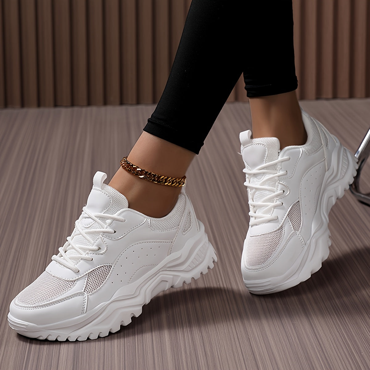 Կանացի թեթև, հաստ սպորտային կոշիկներ՝ բազմակողմանի կորեական ոճի հայրիկի կոշիկներ՝ հաստ ներբանով, շնչող ցանցկեն վերին մասով, առօրյա, կապիչով սպորտային կոշիկներ՝ սպիտակ, կանաչ/սպիտակ և սև/վարդագույն գույներով։