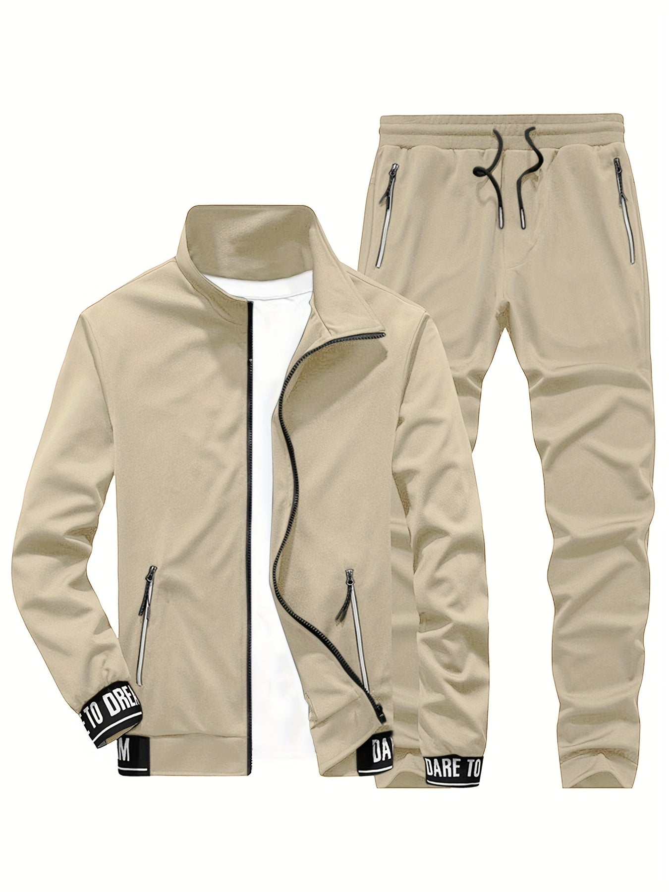 Տղամարդկանց ամենօրյա սպորտային հագուստի հավաքածու - բեժ գույնի ճարմանդով բաճկոն և մարզական տաբատ "DARE TO BE" տպագրությամբ, երկար թևերով, գրպաններով և քաշվող գոտիով, իդեալական է վազքի և հանգստի համար, գարուն/աշուն հավաքածու, գարուն-աշուն հագուստ | Zipup J