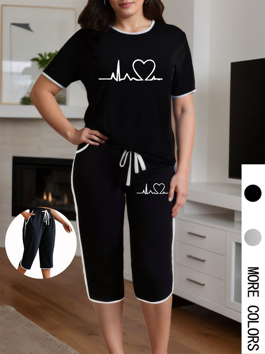 Մեծ չափս - Ամառային մեծ չափսերի կանացի երկկտոր հավաքածու՝ սրտի նախշերով, կարճ թևքերով, կլոր վզով վերնաշապիկով և ծալքավոր գրպաններով, կարճ տաբատ, ամենօրյա կանացի երկկտոր հավաքածու