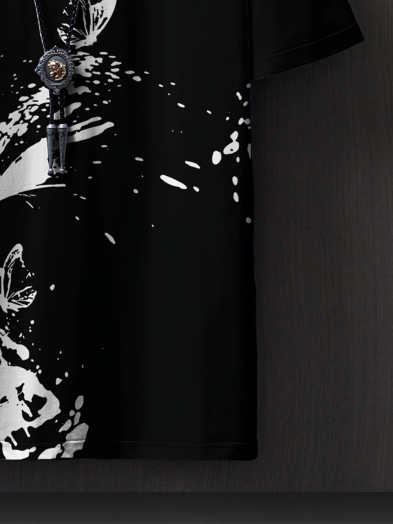 Տղամարդու հարթ ուսերով, թիթեռի նախշերով, կարճ թևքերով մարզաշապիկ XT7119