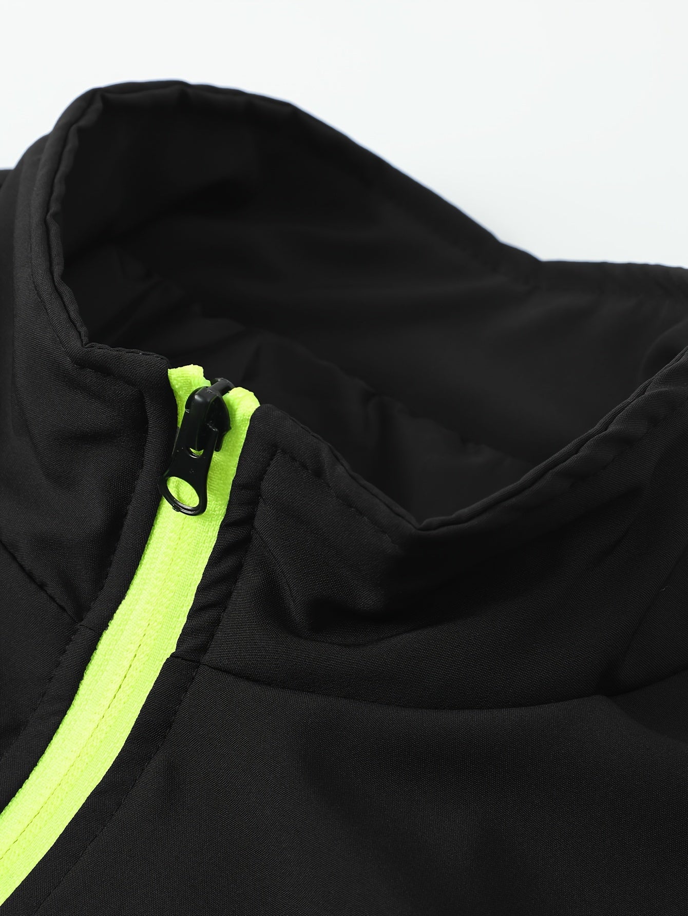 Տղամարդու առօրյա, պատչվորք սպորտային կոստյում՝ հարմարավետ և լավ կրելու համար, վերարկու և երկար տաբատ մարզահագուստ