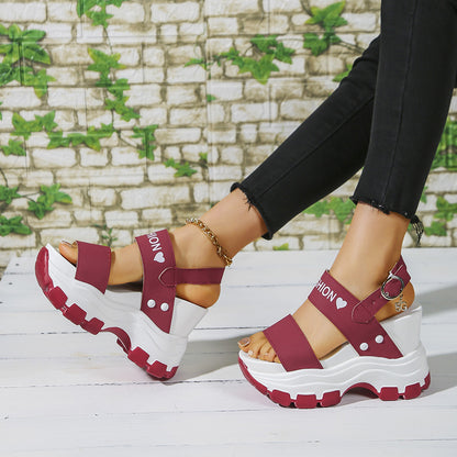 Կանացի սանդալներ սեպաձև կրունկներով, հարթակով բաց մատներով, մետաղական ճարմանդով սանդալներ, կանացի նորաձև առօրյա կոշիկներ