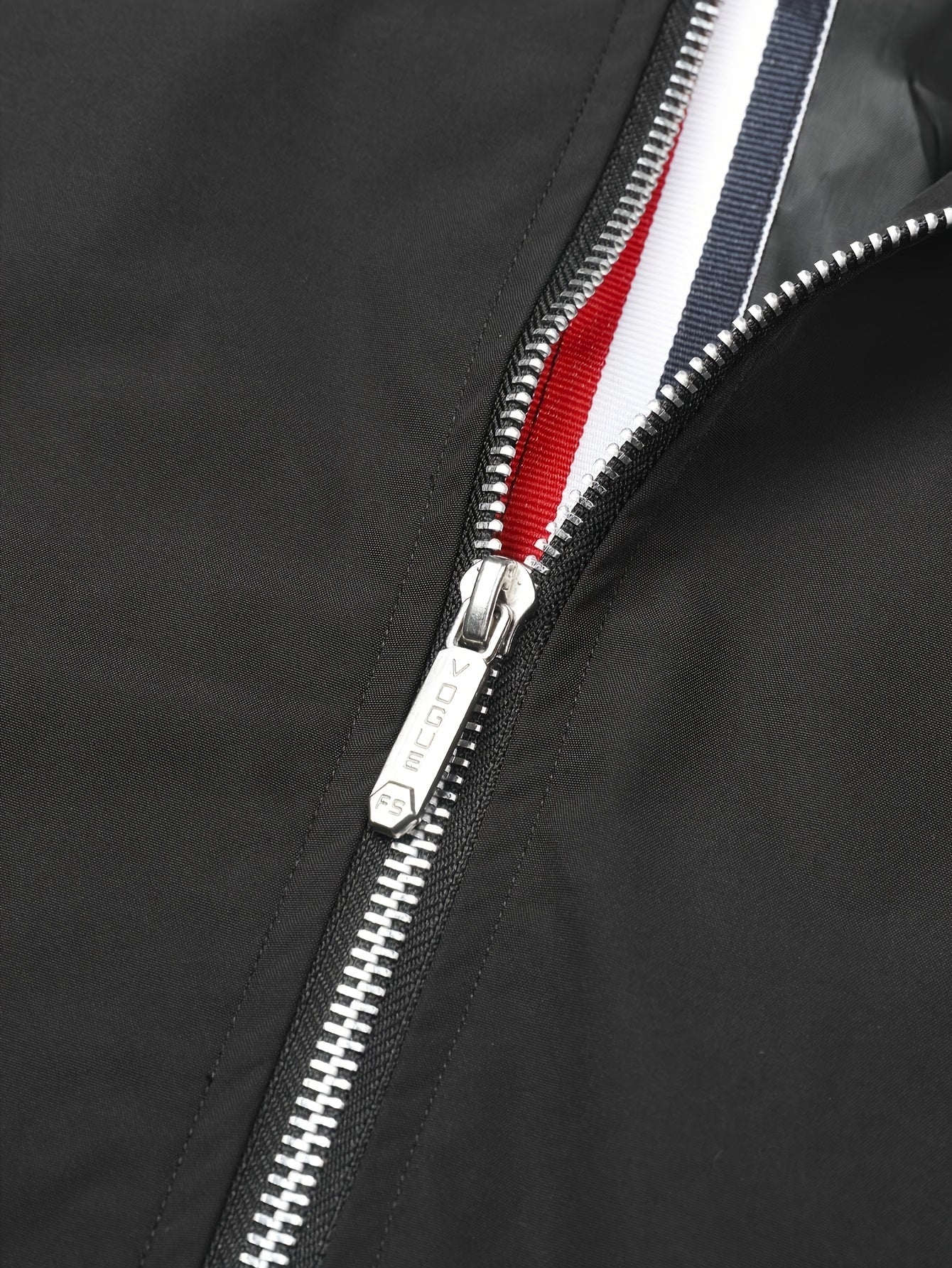 Տղամարդու առօրյա մինիմալիստական ​​բաճկոն՝ կարգո տաբատով