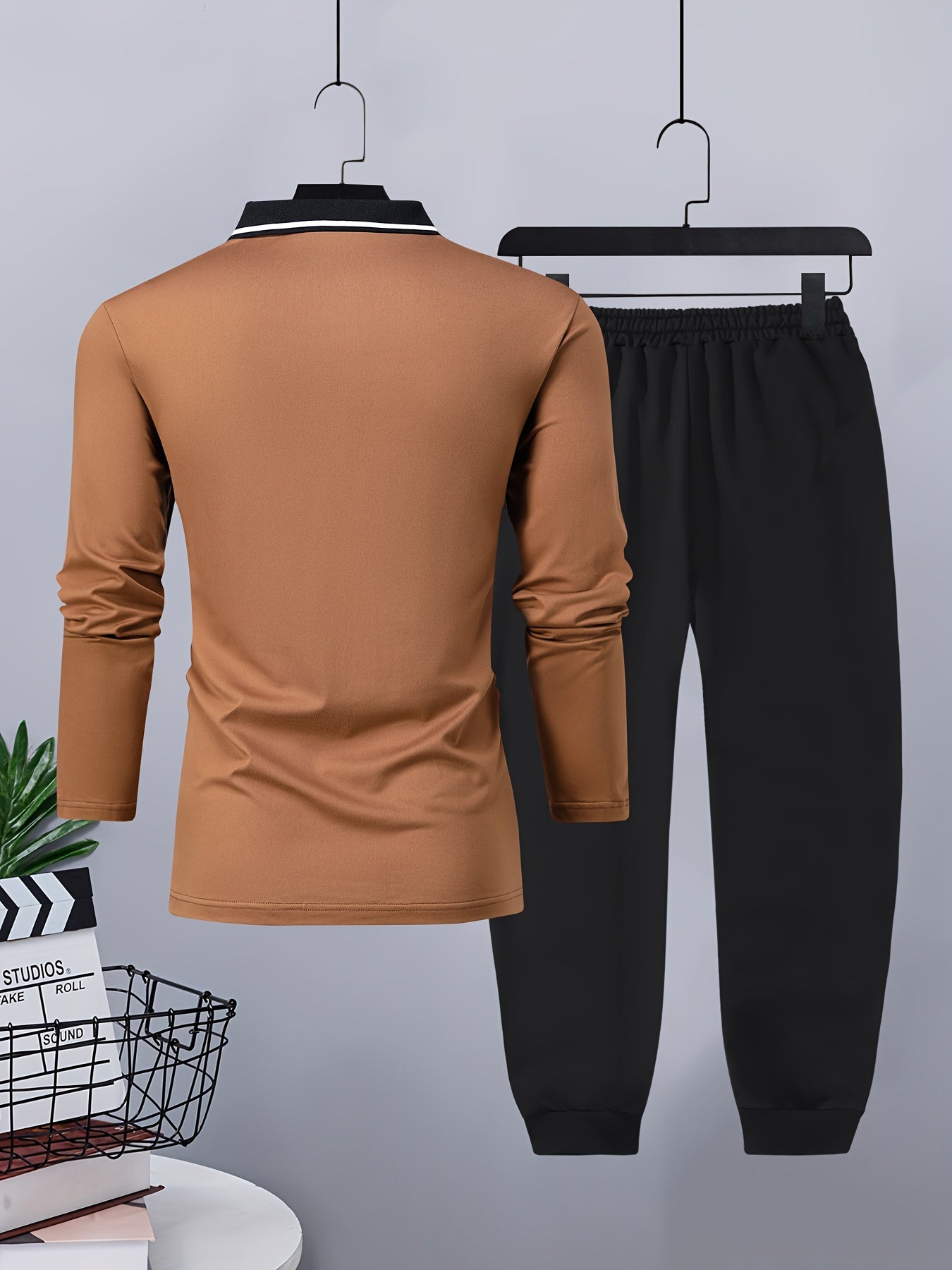 Տղամարդու առօրյա, գունային բլոկներով երկար թևքերով, կոճակներով վերնաշապիկ և լարով վազող տաբատ՝ պոլիեսթերի խառնուրդով, գրպաններով, իդեալական է գարնան/աշնան համար