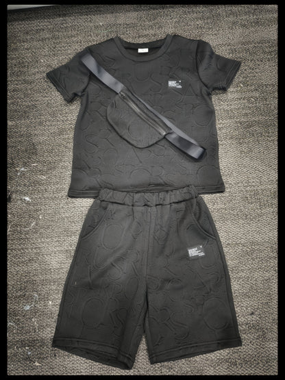 Տղաների համար նախատեսված ոճային սպիտակ կարճ թևքով մարզաշապիկ + առօրյա շորտեր + նորաձև կրծկալով պայուսակի հավաքածու, իդեալական է բացօթյա օգտագործման համար