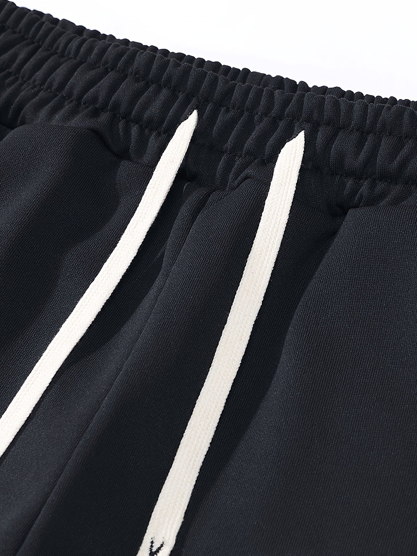 Տղամարդու առօրյա, գունային բլոկներով երկար թևքերով, կոճակներով վերնաշապիկ և լարով վազող տաբատ՝ պոլիեսթերի խառնուրդով, գրպաններով, իդեալական է գարնան/աշնան համար