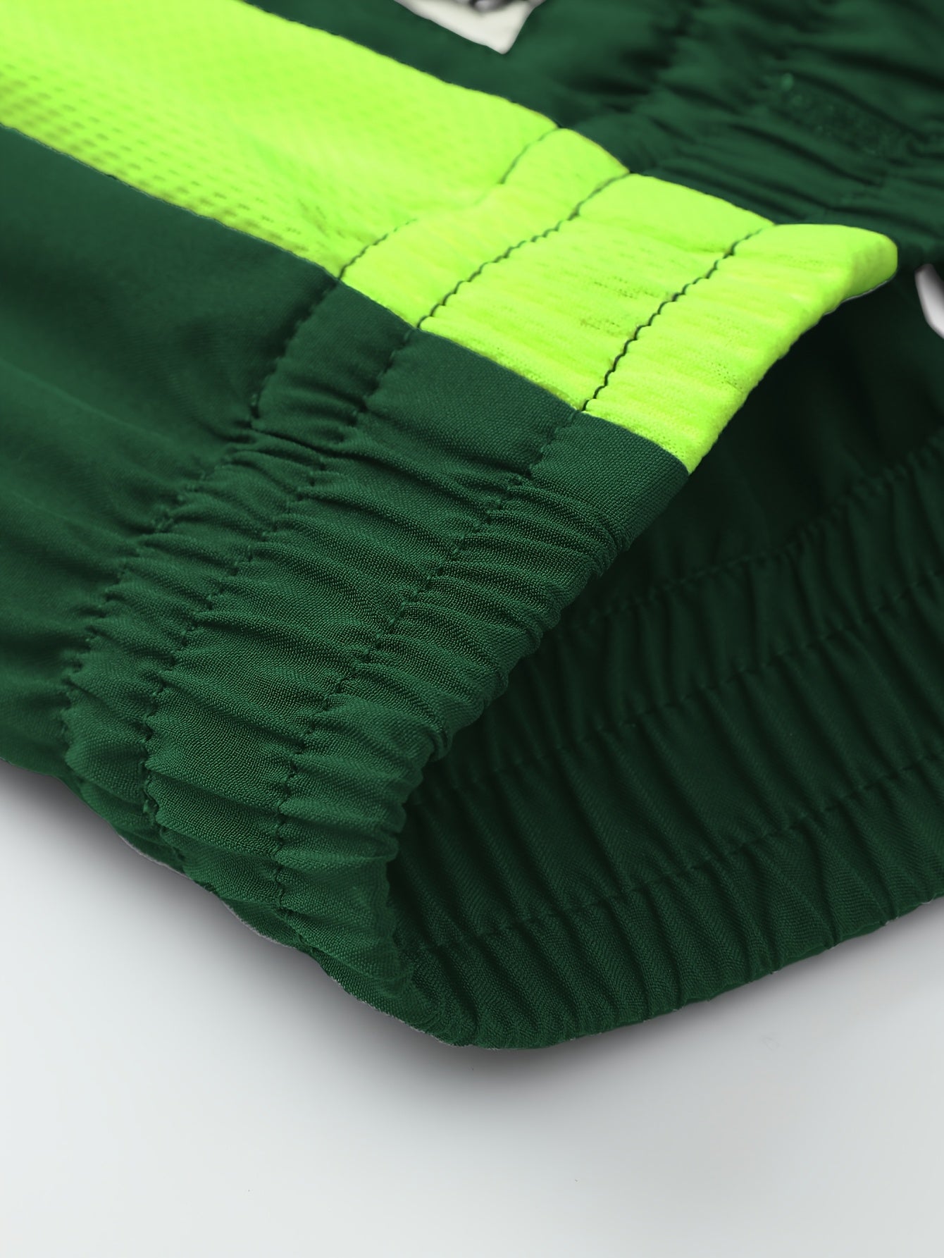 Տղամարդու առօրյա, պատչվորք սպորտային կոստյում՝ հարմարավետ և լավ կրելու համար, վերարկու և երկար տաբատ մարզահագուստ